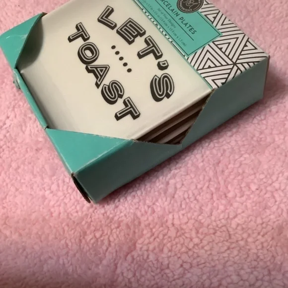 MODERN EXPRESSIONS Porcelain Plates Set of 4 New - Picture 4 of 6